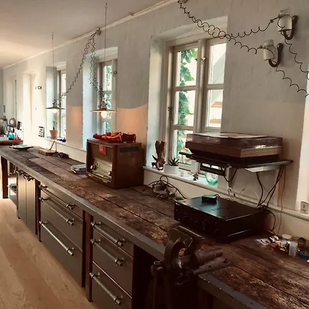 Stor 2-vaerelses I Baggarden Odense