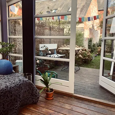 Stor 2-vaerelses I Baggarden